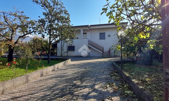 VILLA SINGOLA A ALATRI