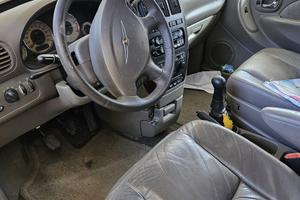CHRYSLER Grand Voyager
