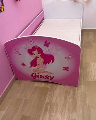 Letto e poltroncina per bambina