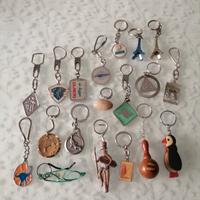 set collezione di 19 portachiavi souvenir gadget 