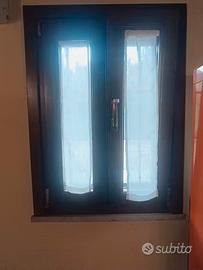 Finestra in legno + grata in ferro + zanzariera r.