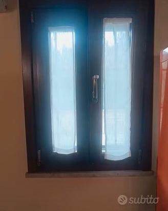 Finestra in legno + grata in ferro + zanzariera r.