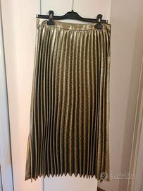 Maxigonna a pieghe color oro