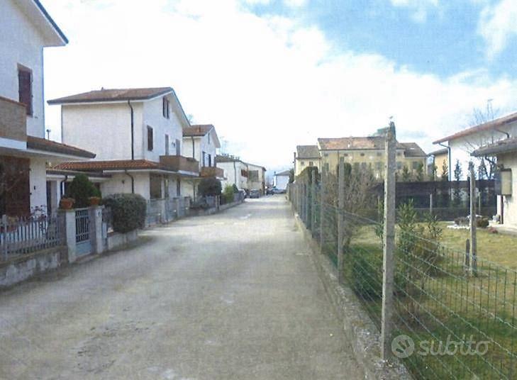 Immobile in asta di 12941 m² a Riva del Po - Vista 2