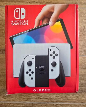 Nintrndo Switch Oled con Custodia