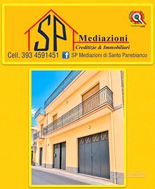 Palazzo con ampio Garage