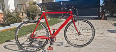 Bici da corsa manubrio dritto 11v monocorona 