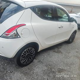 Lancia Ypsilon 1.3 MJT 16V 95 CV 5 porte S&S Plati