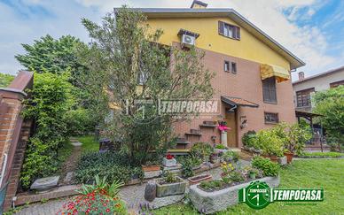 Cesano Boscone- Villa di testa con Giardino