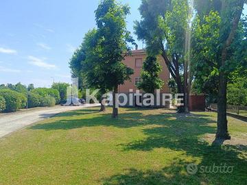 Appartamento di 105 m² con 5 locali e box auto a S