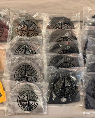 Berretti Stone Island nuovi con cartellino lotto