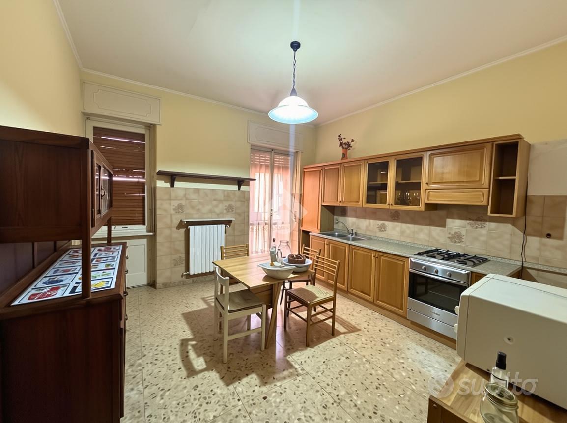 Appartamento – Vercelli, Porta Casale, Centro - Vista 3