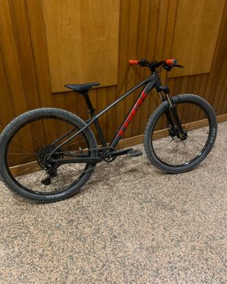 Trek marlin 5 grigia e rossa