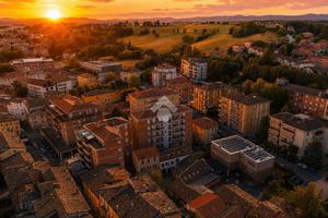 2 LOCALI A LANGHIRANO