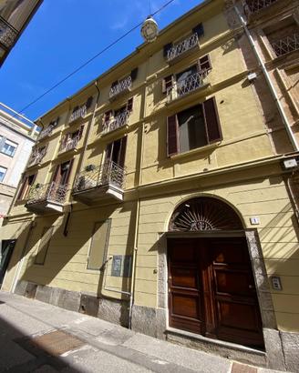 Casa d'epoca indipendente al centro di Vercelli