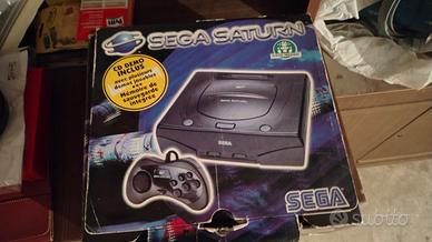 Sega Saturn PAL con scatola, giochi e Magic Card