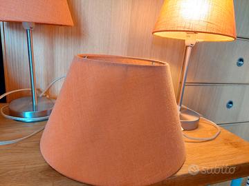 2 lampade comodino c/paralumi + 1 paralume arancio