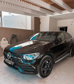 MERCEDES BENZ GCL COUPE 220 4MATIC AMG LINE