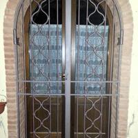 Cancello-inferriata in ferro battuto - ARTIGIANALE