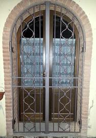 Cancello-inferriata in ferro battuto - ARTIGIANALE