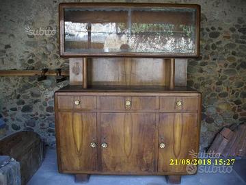 Credenza antica