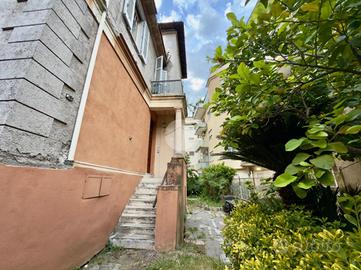 4 LOCALI A ROMA