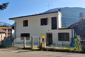 Navarons Meduno (PN) casa da mq 146