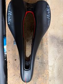 Selle Italalia SLR Superflow Carbon