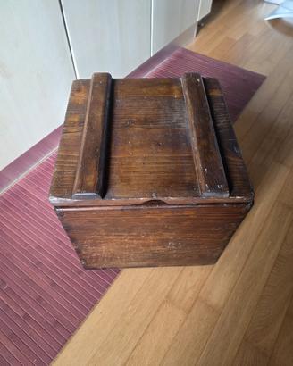 Cassetta munizioni in legno anni'40 restaurata 