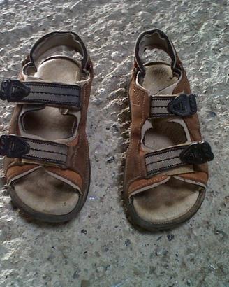 Scarpe sandali vari bambino numeri 30, 31 e 32