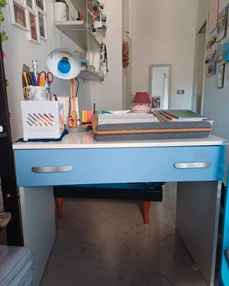 Scrivania Italian Business e sedia Ikea