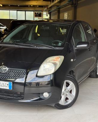 Toyota YARIS 1.4 D-4D 5P SOL KMCERT AUTOMATICA