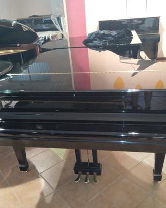 Pianoforte a coda Kawai modello RX-2 nero lucido