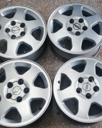 CERCHI IN LEGA 5 fori 15" OPEL
