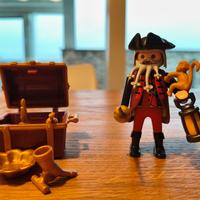 Playmobil Pirata con scrigno del tesoro mod 4783