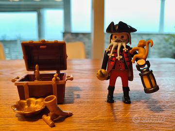 Playmobil Pirata con scrigno del tesoro mod 4783
