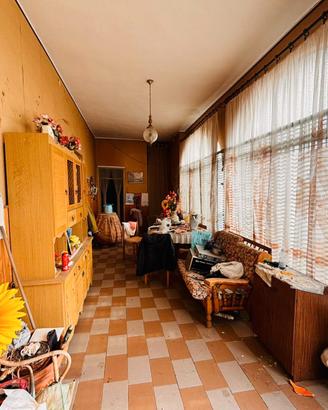 Fabbricato indipendente con ampio lotto