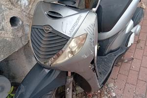Honda SH 125 incidentato per ricambi