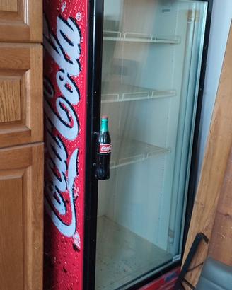 Frigorifero Coca-Cola con Maniglia a bottiglia