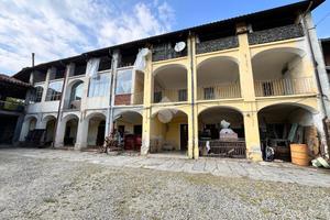 CASA DI CORTE A CASTELLAMONTE