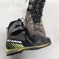 Scarpa Manta Tech