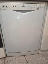 Lavastoviglie Indesit IDL 600