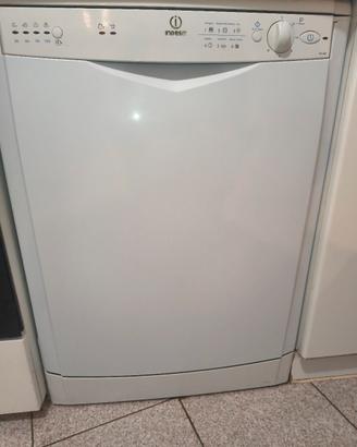 Lavastoviglie Indesit IDL 600