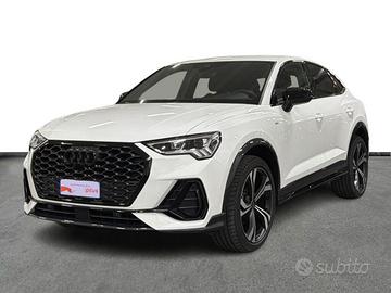 Audi Q3 Sportback 35 2.0 tdi Identity Black s-tron