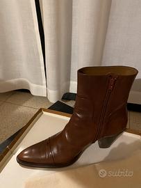 Stivaletto in pelle color cuoio