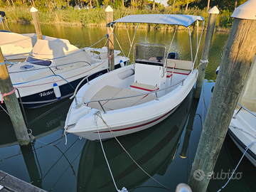 Arkos 557 40cv + Carrello + Ormeggio annuale