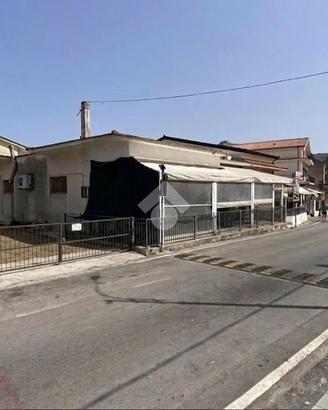 NEGOZIO A CASTELLABATE