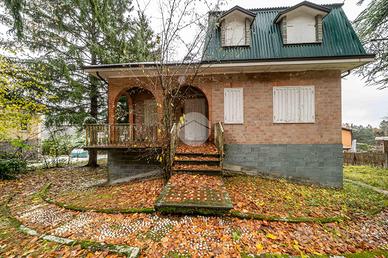 VILLA SINGOLA A LANGHIRANO