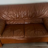 Bellissim_o divano 2 posti in pelle come nuovo