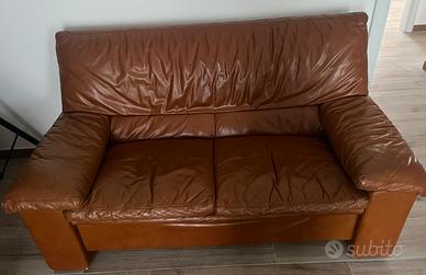 Bellissim_o divano 2 posti in pelle come nuovo